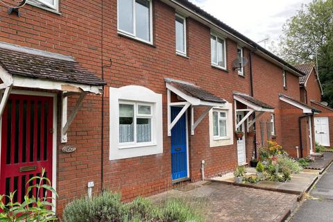 2 bedroom terraced house to rent, Flaxfield Court, Basingstoke and Deane RG21