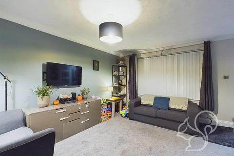 102 Adelaide Drive, Colchester, CO2 8UX