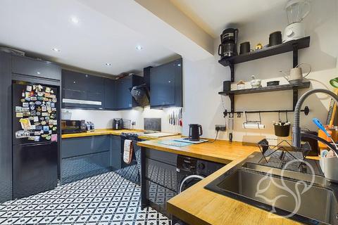 102 Adelaide Drive, Colchester, CO2 8UX