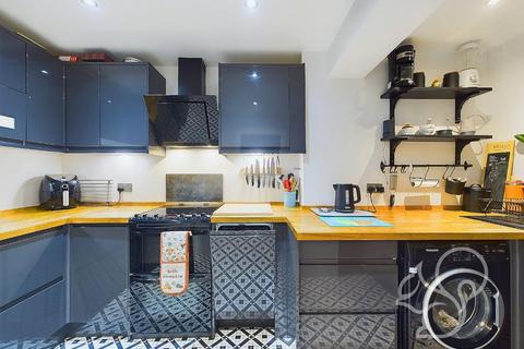102 Adelaide Drive, Colchester, CO2 8UX