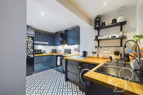 102 Adelaide Drive, Colchester, CO2 8UX