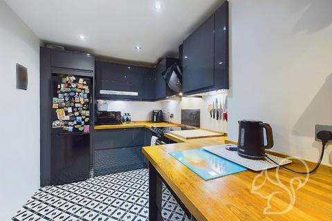102 Adelaide Drive, Colchester, CO2 8UX