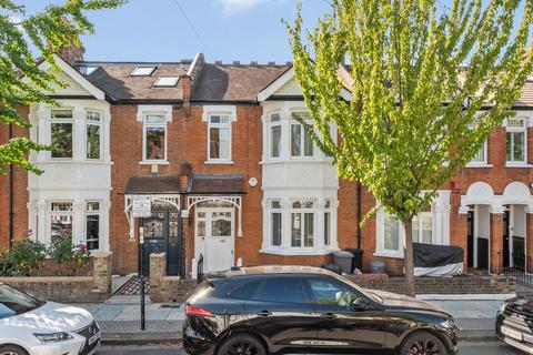 3 bedroom terraced house to rent, Muncaster Road, London SW11