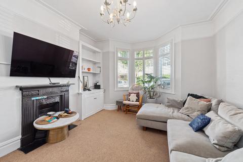 3 bedroom terraced house to rent, Muncaster Road, London SW11