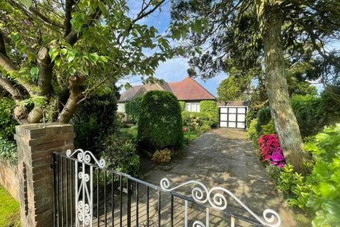 2 bedroom bungalow for sale, Gathurst Road, Orrell,Wigan WN5 8QE