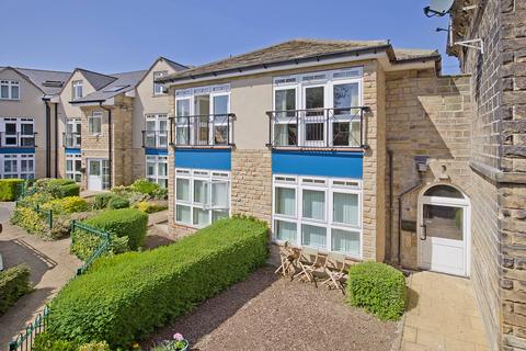 1 bedroom flat for sale, The Lawn, Burley in Wharfedale, Ilkley, West Yorkshire, LS29