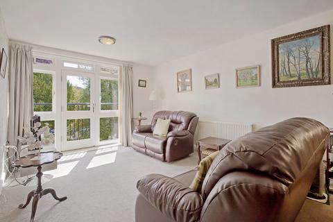 1 bedroom flat for sale, The Lawn, Burley in Wharfedale, Ilkley, West Yorkshire, LS29