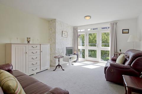 1 bedroom flat for sale, The Lawn, Burley in Wharfedale, Ilkley, West Yorkshire, LS29