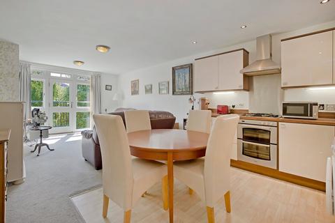 1 bedroom flat for sale, The Lawn, Burley in Wharfedale, Ilkley, West Yorkshire, LS29