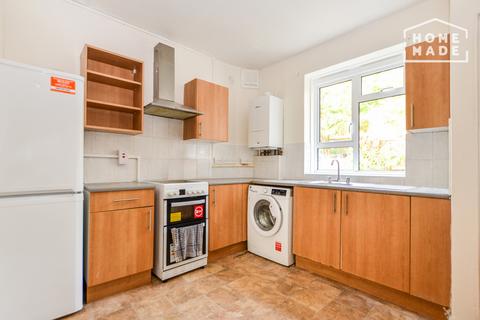 2 bedroom ground floor flat to rent, Fairfield Drive SW18