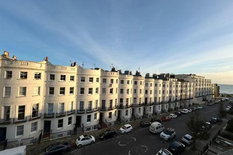 Studio to rent, Lansdowne Place, Hove