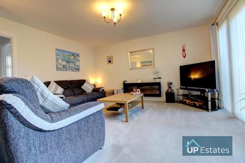 21 Flanders Close, Burbage, Hinckley, LE10 2FN