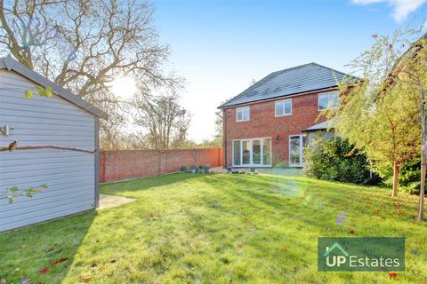 21 Flanders Close, Burbage, Hinckley, LE10 2FN