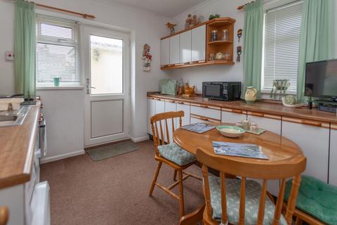 2 bedroom flat for sale, Woods Lane, Melton, IP12 1PH