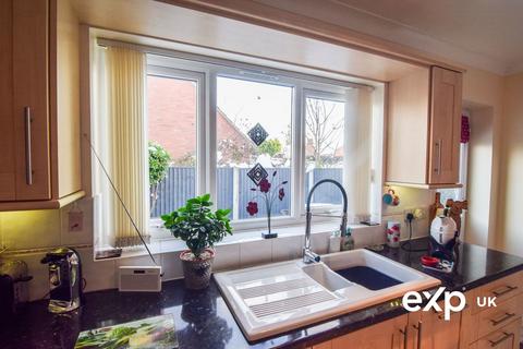 2 bedroom detached bungalow for sale, Elmhurst Road, Mansfield NG19