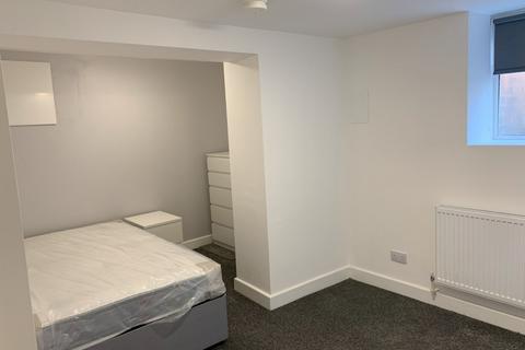 4 bedroom terraced house for sale, Barras Place, Leeds, West Yorkshire, LS12