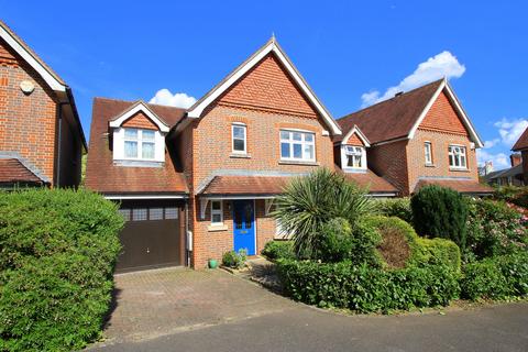 4 bedroom detached house to rent, Reigate RH2