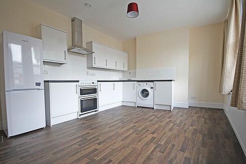 2 bedroom flat to rent, The Mall, London W5