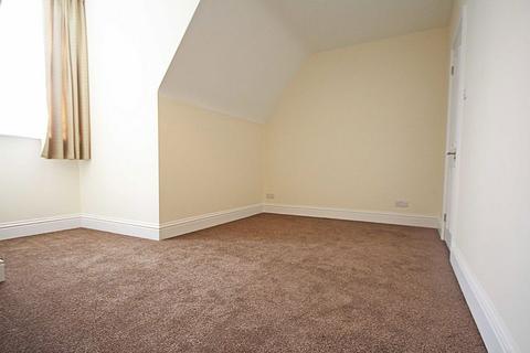 2 bedroom flat to rent, The Mall, London W5