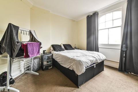 2 bedroom flat to rent, Queens Club Gardens, Barons Court, London, W14