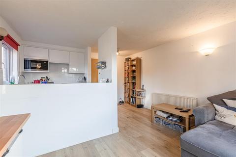 1 bedroom flat for sale, Tucker Road, Ottershaw