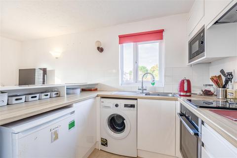 1 bedroom flat for sale, Tucker Road, Ottershaw