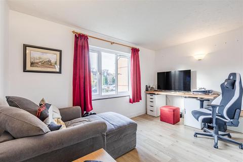 1 bedroom flat for sale, Tucker Road, Ottershaw