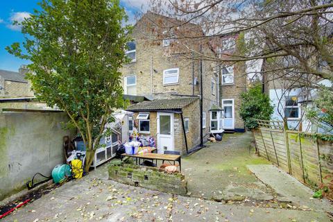 2 bedroom flat for sale, Palmerston Road, Walthamstow E17