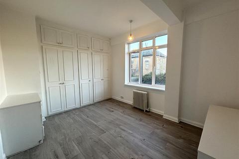 2 bedroom flat to rent, St Margarets, Brighton