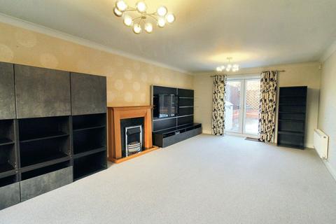 5 bedroom detached house to rent, Woodyard Lane, Wollaton, Nottingham, NG8 1GW