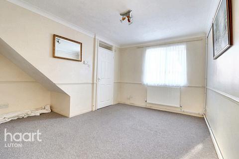 2 bedroom terraced house for sale, Benington Close, Luton