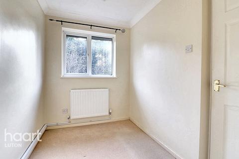 2 bedroom terraced house for sale, Benington Close, Luton