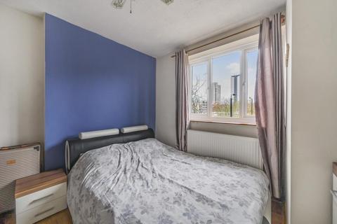 1 bedroom flat for sale, Armoury Way, London