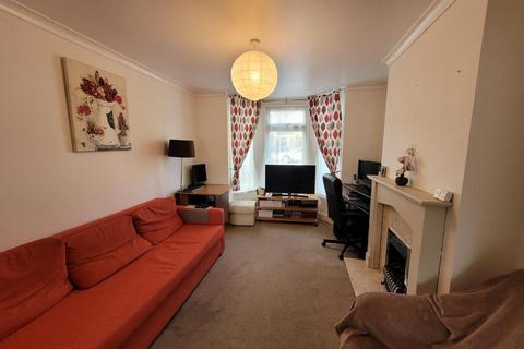 2 bedroom terraced house to rent, Royal Military Avenue, Folkestone, Kent