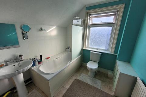 2 bedroom terraced house to rent, Royal Military Avenue, Folkestone, Kent