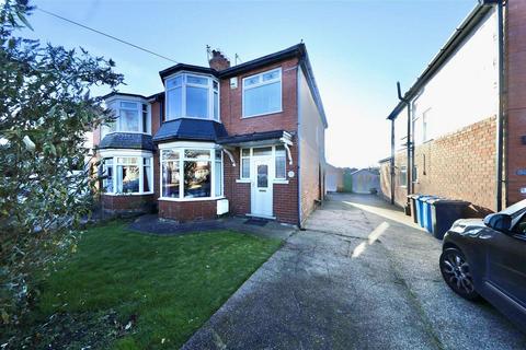 3 bedroom semi-detached house for sale, Allderidge Avenue, Hull