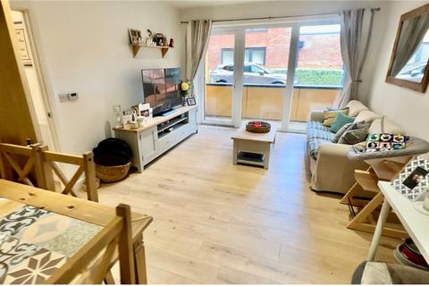 2 bedroom apartment for sale, Cole Court, Southend-on-Sea, Essex