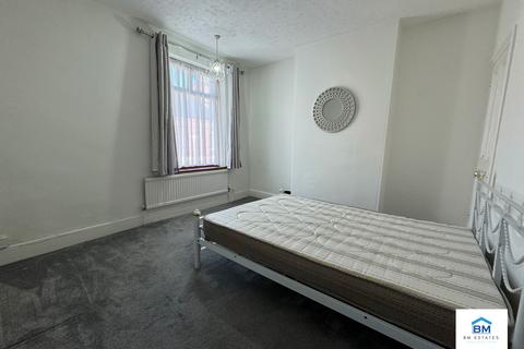 2 bedroom end of terrace house for sale, Gedding Road, Leicester LE5