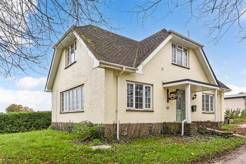 2 bedroom cottage to rent, East Street, Hambledon, Waterlooville