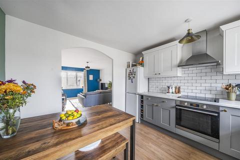 99 Kipling Drive, London, SW19 1TL