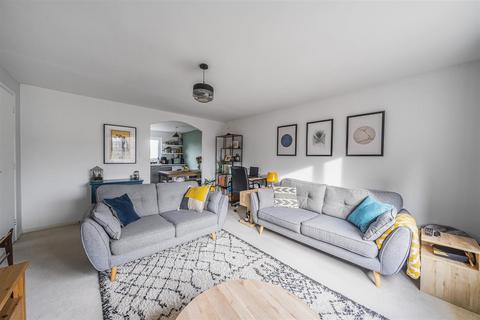 99 Kipling Drive, London, SW19 1TL