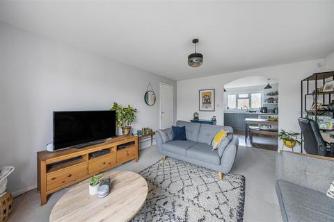 99 Kipling Drive, London, SW19 1TL