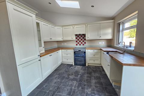 3 bedroom semi-detached house to rent, Sandon Road, Stafford, ST16