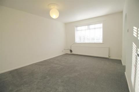 2 bedroom flat to rent, Carter Close, Manchester M34