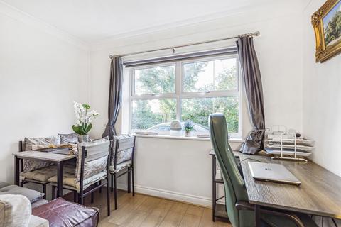 2 bedroom apartment for sale, International Way, Sunbury-on-Thames, Surrey, TW16
