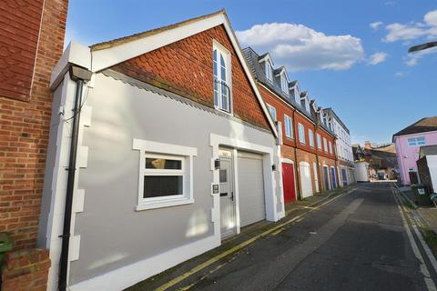 2 bedroom house to rent, 19 Lushington Lane, Eastbourne