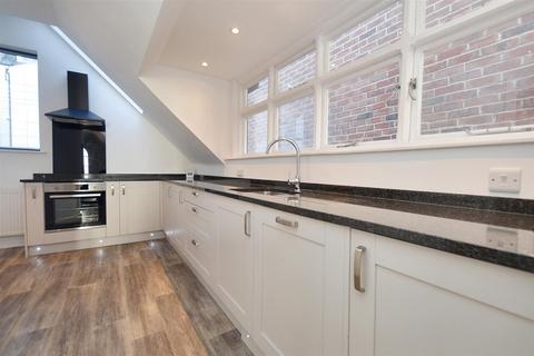 2 bedroom house to rent, 19 Lushington Lane, Eastbourne