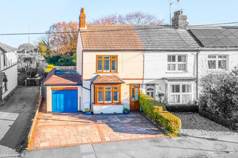 3 bedroom end of terrace house for sale, Southend Road, Hockley SS5