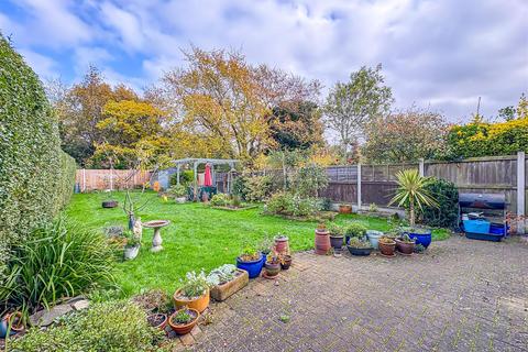 3 bedroom end of terrace house for sale, Southend Road, Hockley SS5