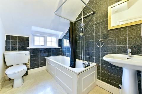 2 bedroom flat to rent, 192 Streatham Road, London, CR4